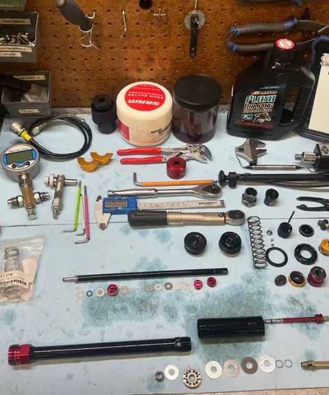 Suspension service tools and consumables laid out